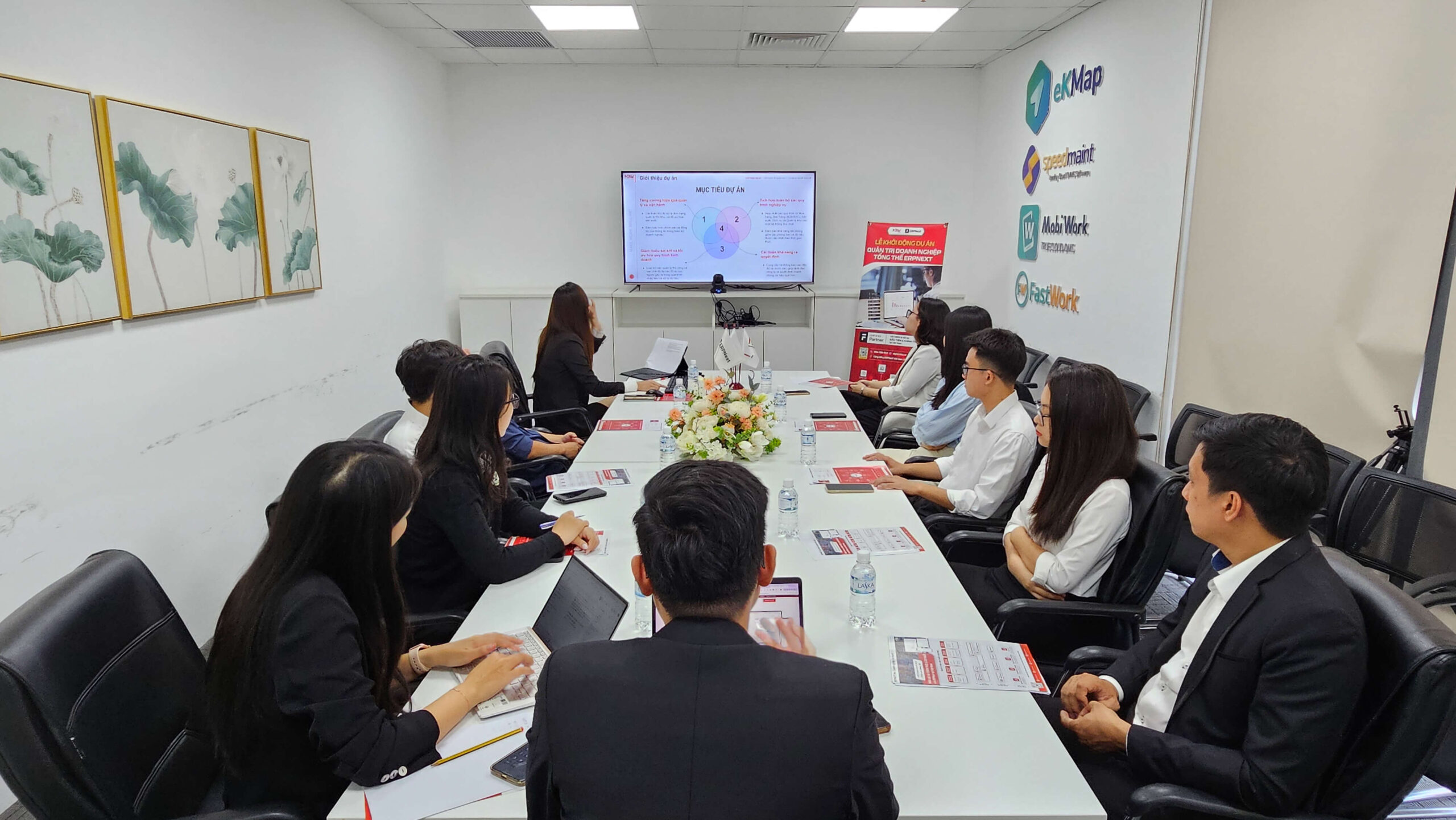 Đội ngũ MBW Digital trình bày timeline hạng mục dự án